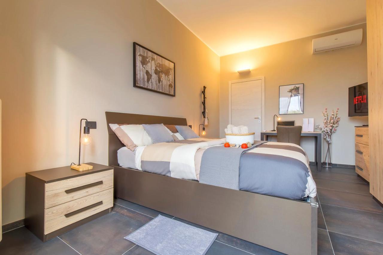 Modern & Bright 2 Bedroom Flat 50M From M4 Stop Milán Exterior foto