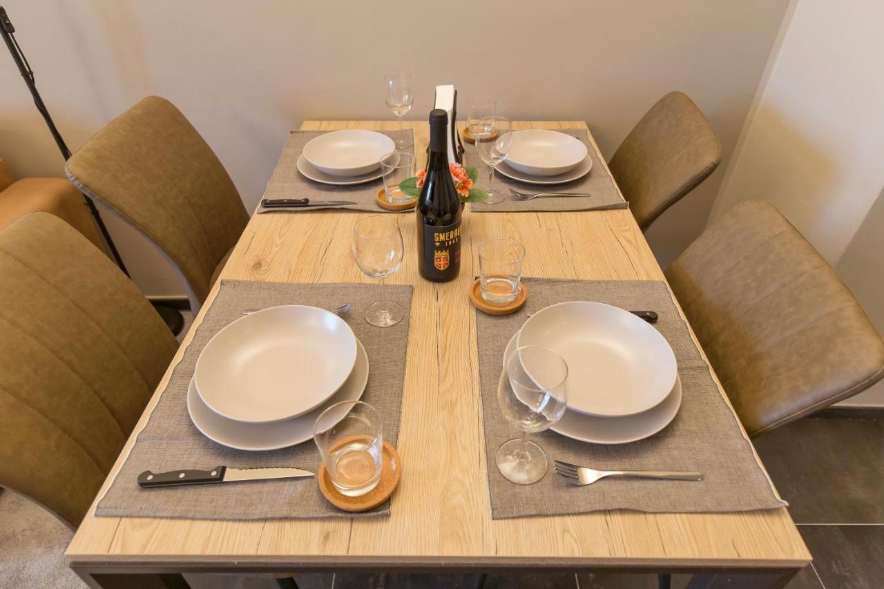 Modern & Bright 2 Bedroom Flat 50M From M4 Stop Milán Exterior foto